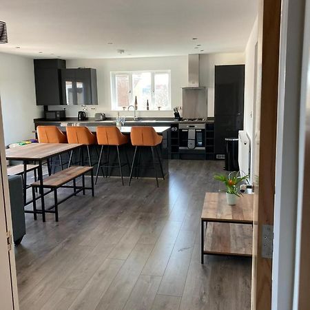 Spacious Newly Built Apartment Rhos On Sea, Colwyn Bay エクステリア 写真