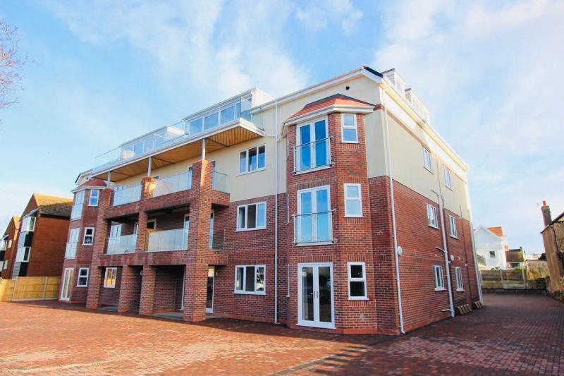 Spacious Newly Built Apartment Rhos On Sea, Colwyn Bay エクステリア 写真