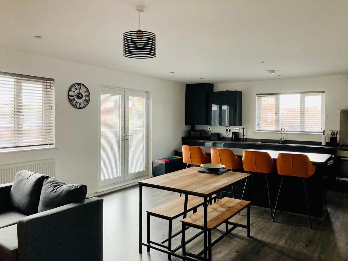 Spacious Newly Built Apartment Rhos On Sea, Colwyn Bay エクステリア 写真