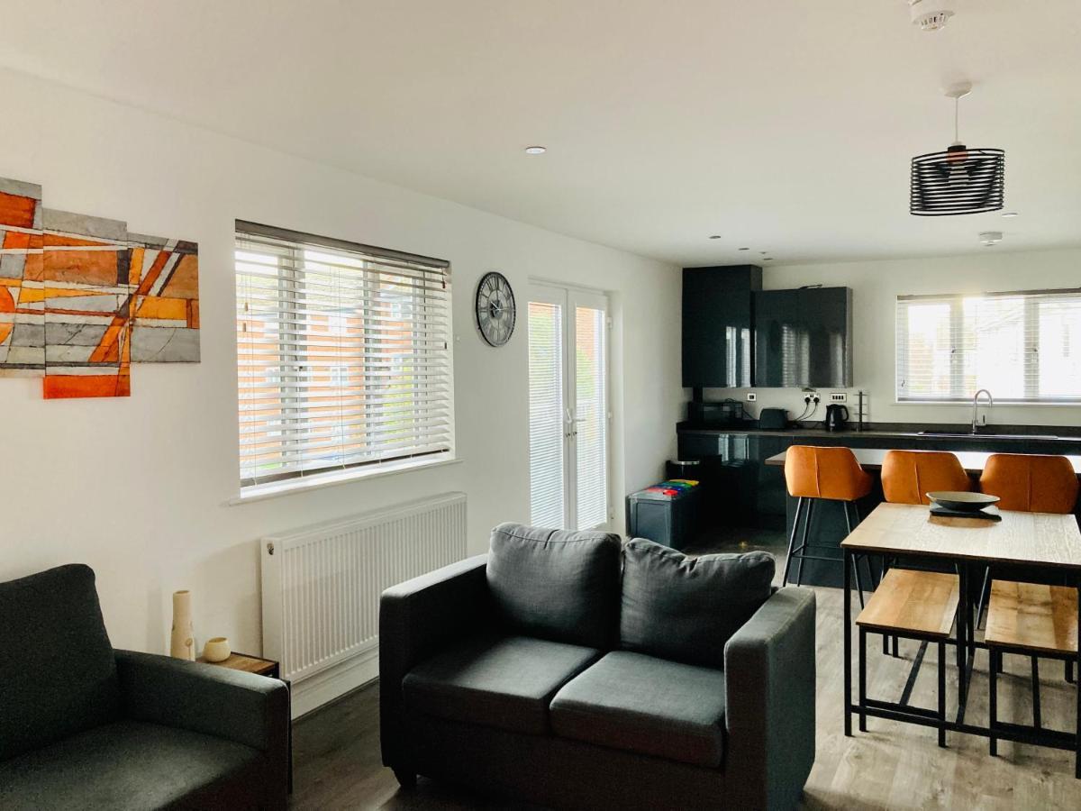 Spacious Newly Built Apartment Rhos On Sea, Colwyn Bay エクステリア 写真